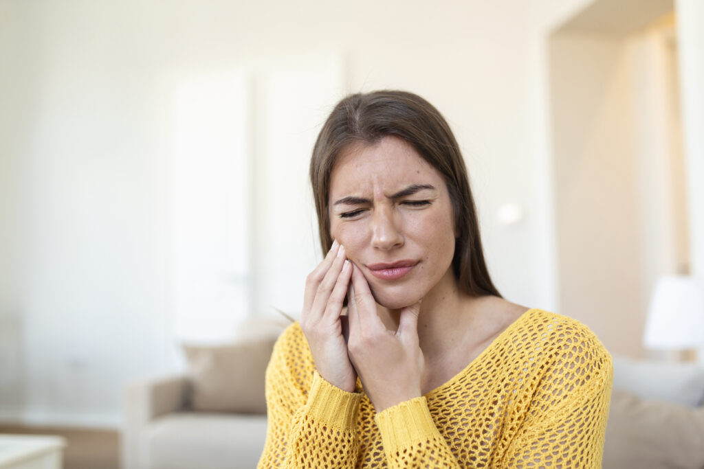 Alert Signs: Identifying Symptoms of Tooth Trauma 