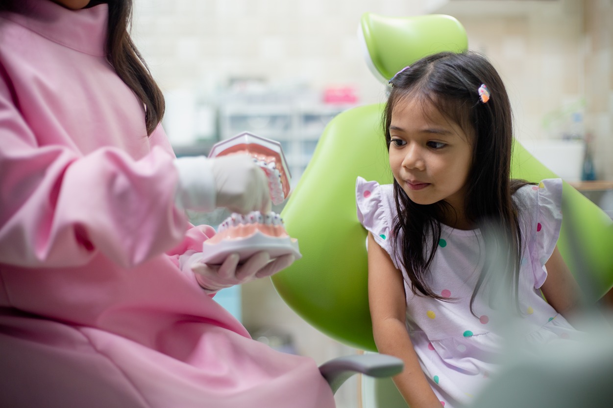 Featured image for “When Should You See a cosmetic dentist in Farmington Hills, MI?”